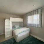 Luxury 4 Bd Penthouse With Private Pool By Hostlovers דירה