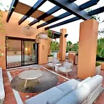 Luxury 4 Bd Penthouse With Private Pool By Hostlovers *