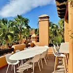 Luxury 4 Bd Penthouse With Private Pool By Hostlovers * מארבלה
