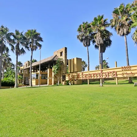 Luxury 4 Bd Penthouse With Private Pool By Hostlovers