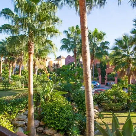 Luxury 4 Bd Penthouse With Private Pool By Hostlovers شقة ماربيا