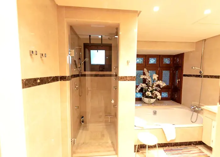 Luxury 4 Bd Penthouse With Private Pool By Hostlovers * ماربيا