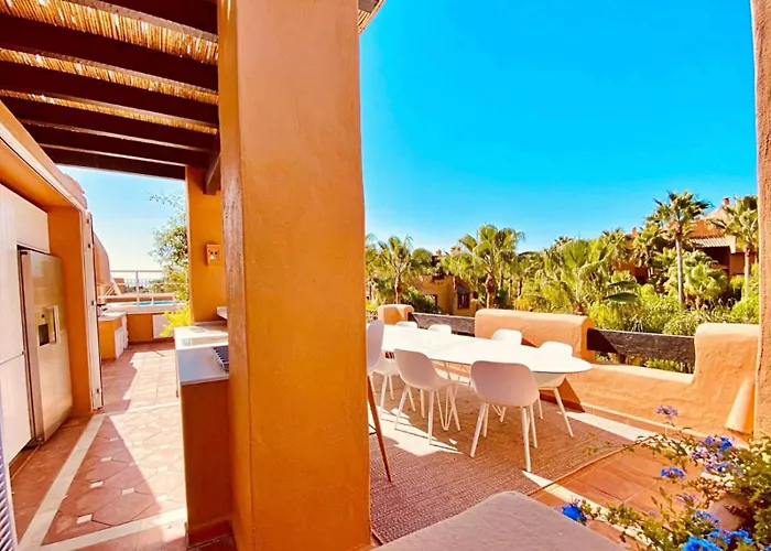 Luxury 4 Bd Penthouse With Private Pool By Hostlovers Lejlighed Marbella