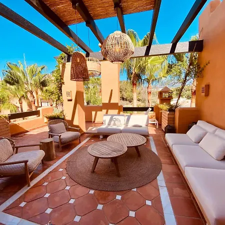 Luxury 4 Bd Penthouse With Private Pool By Hostlovers شقة