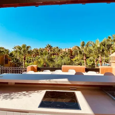 Luxury 4 Bd Penthouse With Private Pool By Hostlovers