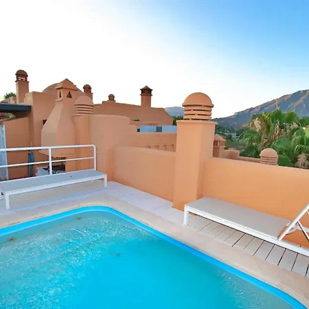 Luxury 4 Bd Penthouse With Private Pool By Hostlovers *