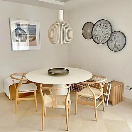 Luxury 4 Bd Penthouse With Private Pool By Hostlovers