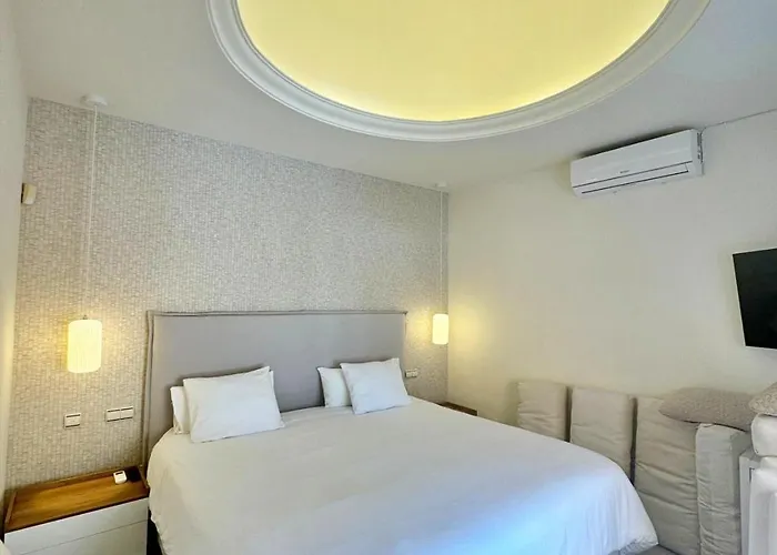 Luxury 4 Bd Penthouse With Private Pool By Hostlovers Apartament *