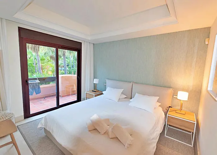 Apartment Luxury 4 Bd Penthouse With Private Pool By Hostlovers