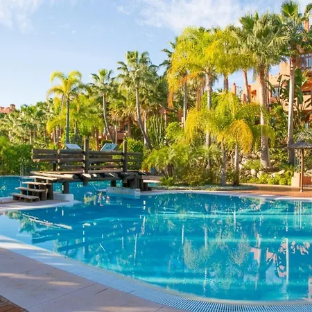 Luxury 4 Bd Penthouse With Private Pool By Hostlovers * 마르베야